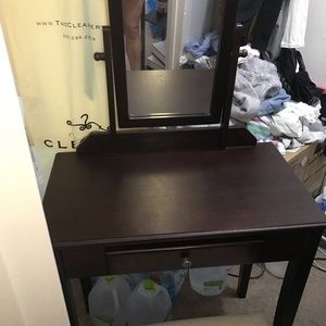 Vanity w chair